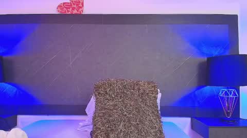 Snapshot of big_tits_in_your_face chatting on December 9, 2024, 7:50 pm Tell me Sophia online show from December 9, 2024, 7:50 pm