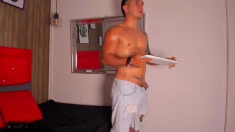 Tylerr online show from October 3, 2025, 8:39 pm