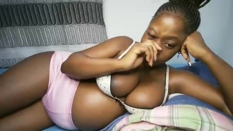 bigass001_ online show from December 9, 2024, 3:44 pm