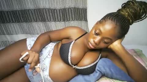 bigass001_ online show from December 15, 2024, 7:42 pm