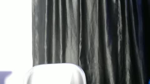 Snapshot of bigass_chocolate chatting on November 11, 2025, 7:14 pm bella online show from November 11, 2025, 7:14 pm