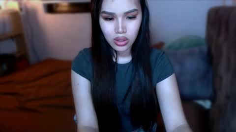 Mia online show from January 12, 2026, 1:27 pm