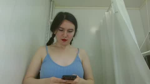 Isabella online show from April 4, 2026, 8:12 am