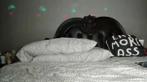 bigbuttsarena online show from September 12, 2025, 3:17 am