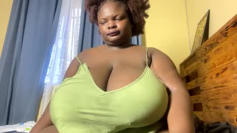 Snapshot of bigchocotities chatting on February 16, 2025, 4:20 am bigchocotities online show from February 16, 2025, 4:20 am