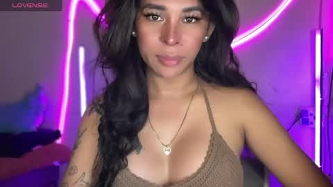 queen amanda online show from June 22, 2026, 5:37 am