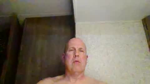Snapshot of bigdave10005 chatting on April 25, 2026, 2:25 am bigdave10005 online show from April 25, 2026, 2:25 am