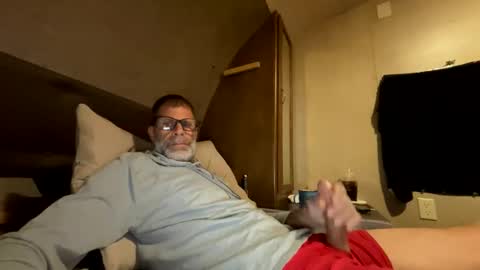 Snapshot of biggcock27 chatting on November 1, 2025, 12:34 am biggcock27 online show from November 1, 2025, 12:34 am