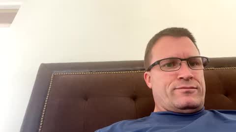 bigger22332233 online show from December 15, 2024, 6:26 pm