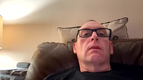 biggloves4bighands online show from March 4, 2026, 8:59 pm