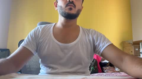 bighandsomesatisfy online show from May 2, 2026, 6:29 am