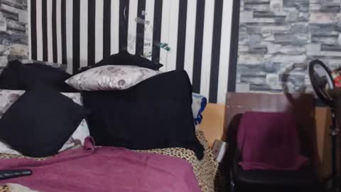 bighotmature online show from April 8, 2026, 10:37 am