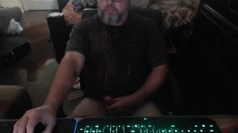 Snapshot of bighugmugg chatting on November 1, 2025, 10:56 pm bighugmugg online show from November 1, 2025, 10:56 pm