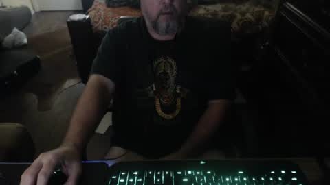 bighugmugg online show from November 21, 2025, 12:15 pm