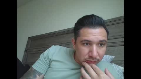 Snapshot of bigjraw2487 chatting on November 5, 2025, 10:32 pm bigjraw2487 online show from November 5, 2025, 10:32 pm