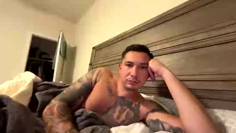 Snapshot of bigjraw2487 chatting on November 23, 2025, 5:40 am bigjraw2487 online show from November 23, 2025, 5:40 am