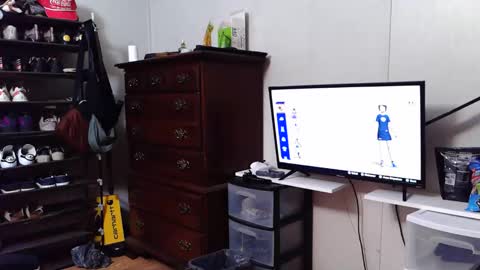 biglongt online show from November 11, 2025, 12:43 am