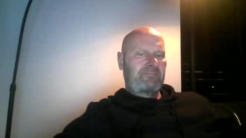 Snapshot of bigmike3339 chatting on December 30, 2024, 6:05 pm bigmike3339 online show from December 30, 2024, 6:05 pm