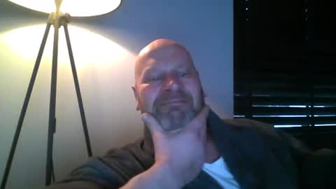 Snapshot of bigmike3339 chatting on February 24, 2025, 8:17 am bigmike3339 online show from February 24, 2025, 8:17 am