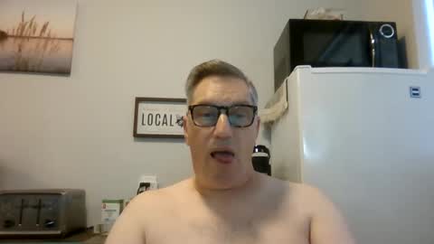 Snapshot of bignhard69_ chatting on December 17, 2024, 9:16 pm Bignhard696 online show from December 17, 2024, 9:16 pm