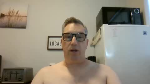 Snapshot of bignhard69_ chatting on February 24, 2025, 8:36 pm Bignhard696 online show from February 24, 2025, 8:36 pm