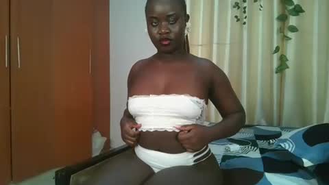 bigtits_baddie online show from November 27, 2025, 8:33 pm