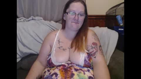 Snapshot of bigtitsgirl9991 chatting on November 19, 2025, 5:07 am Kim online show from November 19, 2025, 5:07 am