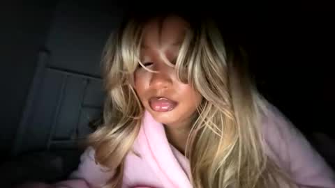 bigtittienyx online show from November 20, 2025, 8:03 am