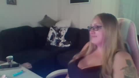 Mountain Mama online show from October 3, 2025, 1:13 am