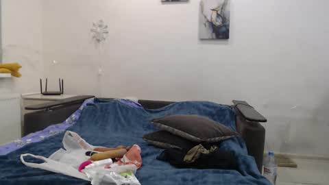 BigTwinsOmg online show from December 15, 2025, 5:44 am