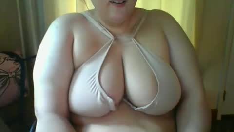 Snapshot of bigwheeliestyle chatting on May 20, 2026, 6:25 pm Lady of the WHEEL online show from May 20, 2026, 6:25 pm
