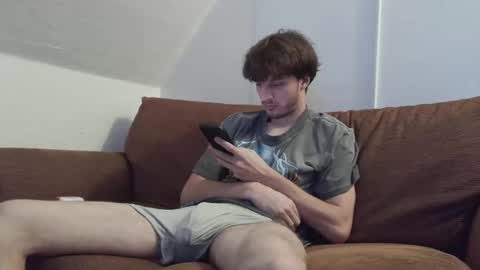 bigwhitedickk1299 online show from October 27, 2025, 9:41 pm