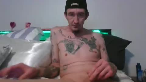 Snapshot of bigwhtrooster412 chatting on February 19, 2026, 2:18 am BigWhtRooster412 online show from February 19, 2026, 2:18 am