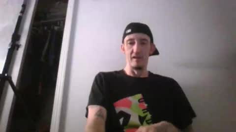 Snapshot of bigwhtrooster412 chatting on March 3, 2026, 2:18 am BigWhtRooster412 online show from March 3, 2026, 2:18 am