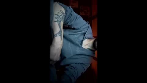 Snapshot of bigwytecock1979 chatting on December 17, 2024, 6:02 am bigwytecock1979 online show from December 17, 2024, 6:02 am