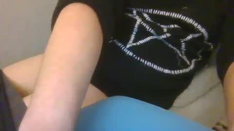 Snapshot of bikiki69 chatting on December 16, 2024, 8:05 pm bikiki69 online show from December 16, 2024, 8:05 pm