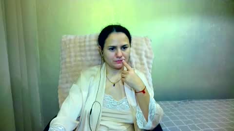 Snapshot of bililay chatting on November 12, 2025, 10:20 pm DOM NIKA online show from November 12, 2025, 10:20 pm