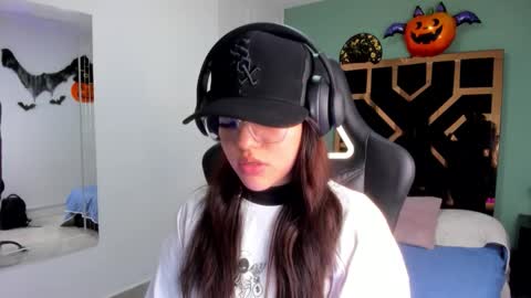 Billie online show from October 28, 2025, 7:16 pm