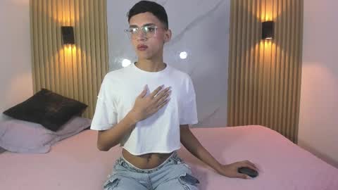 Snapshot of billy_jamees chatting on November 20, 2025, 11:54 am Sam online show from November 20, 2025, 11:54 am