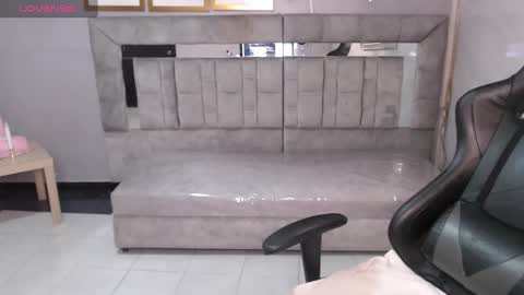 Live 1000pm 600am COLOMBIAN HOUR online show from October 3, 2025, 8:50 pm