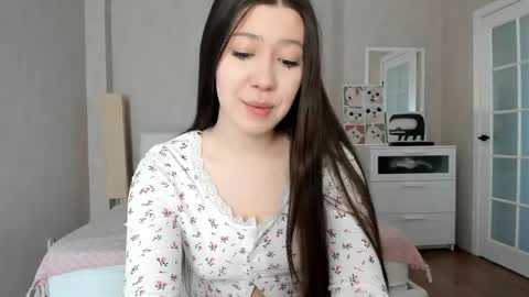 bina_mima online show from April 18, 2026, 9:35 am