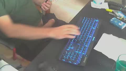Snapshot of biparislove chatting on September 14, 2025, 1:43 pm BigDick online show from September 14, 2025, 1:43 pm
