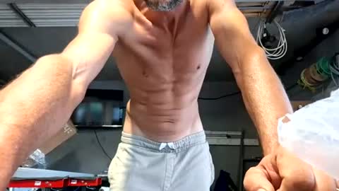 bisexdadd online show from August 8, 2026, 3:52 am