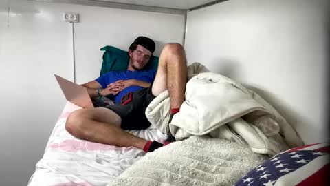 bitedeforain online show from September 16, 2025, 10:33 pm