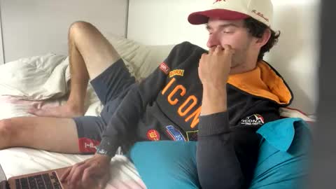 bitedeforain online show from October 18, 2025, 10:43 pm