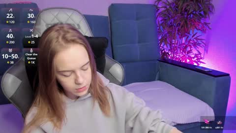Julia online show from January 31, 2025, 8:32 am