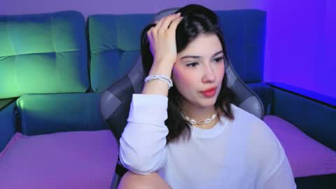 Julia online show from July 17, 2026, 3:29 pm