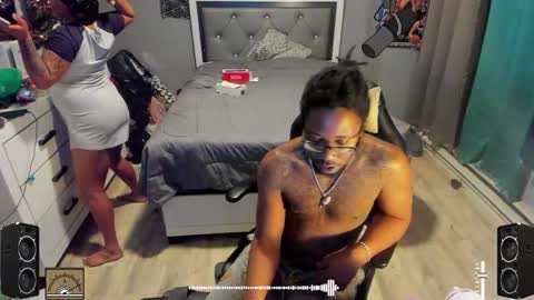 Plant Base Streamers From Pennsylvania online show from December 20, 2024, 12:52 am