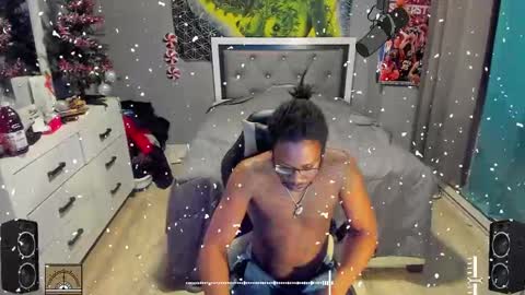 Plant Base Streamers From Pennsylvania online show from December 24, 2024, 11:11 pm