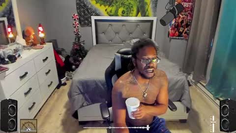 Plant Base Streamers From Pennsylvania online show from January 4, 2025, 11:17 pm